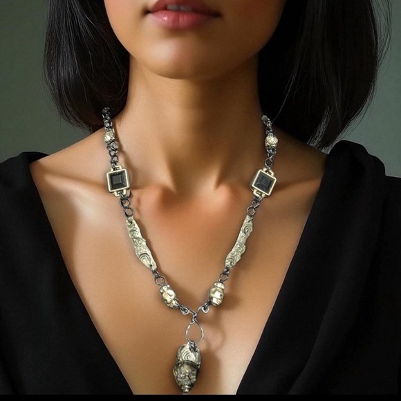Mixed Media Crystal Skull Pendant &  VNTG Art-Deco Black Onyx & Silver Metalwork - Picture 1 of 17